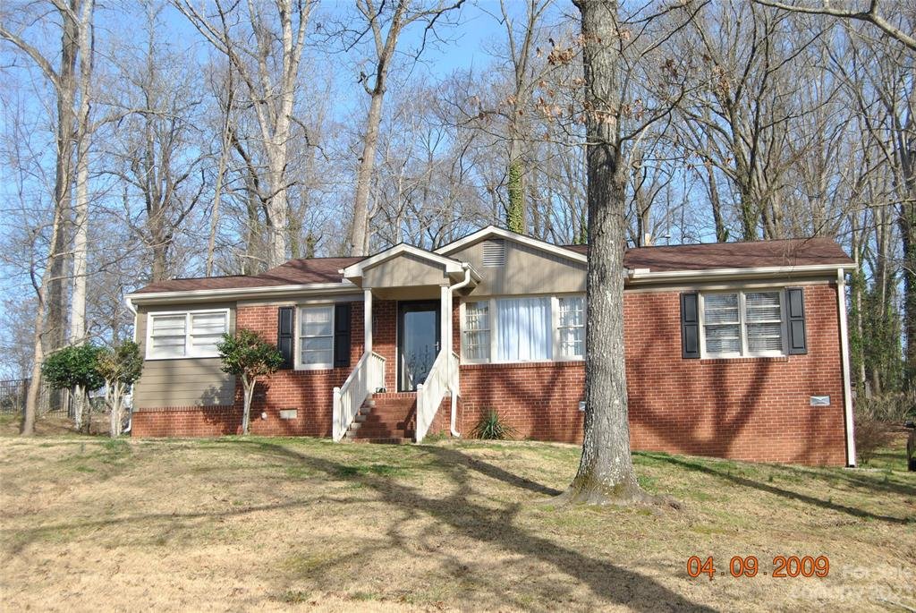 2023 Woodcrest Circle