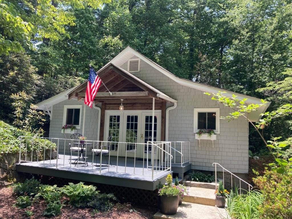 240 Seneca Boulevard