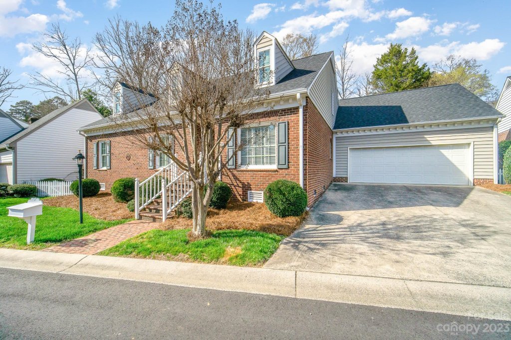 233 Kings Creek Court