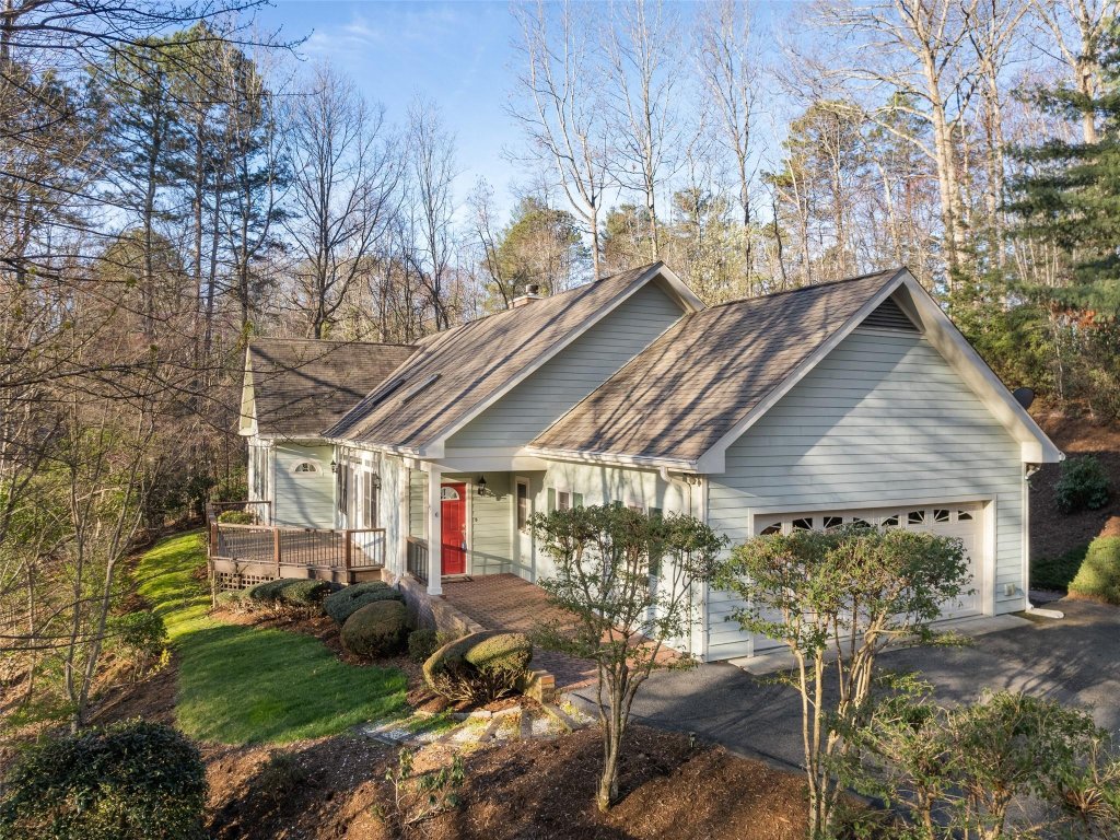 4 Dogwood Glen Circle