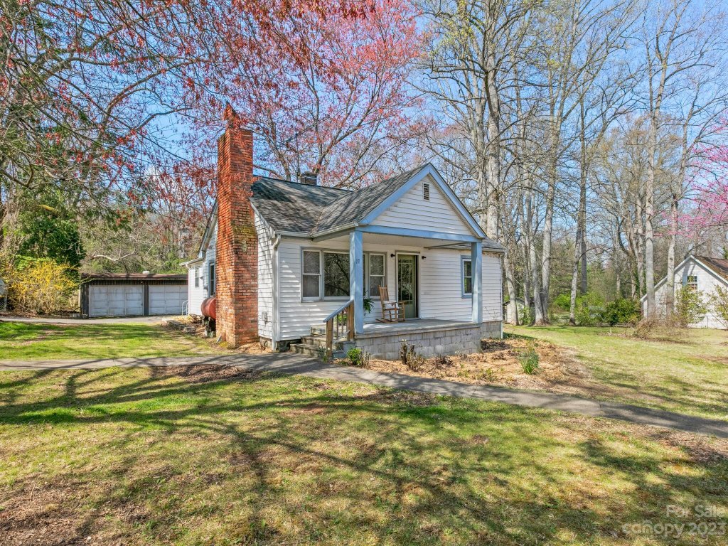 11 Pinecrest Drive