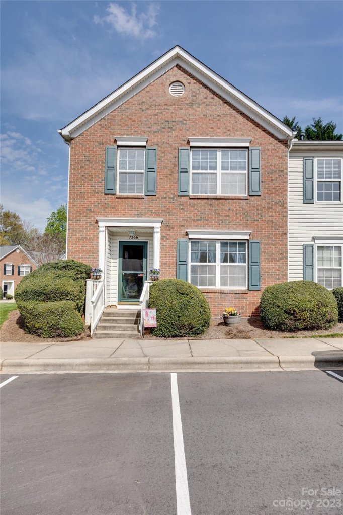 7566 Pilot Cove Court