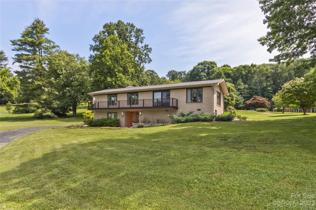 206 Hawthorn Drive