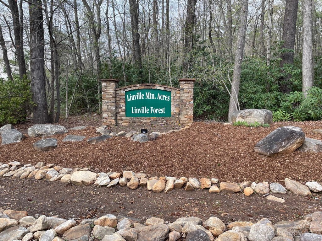 210 Parkway Drive 83