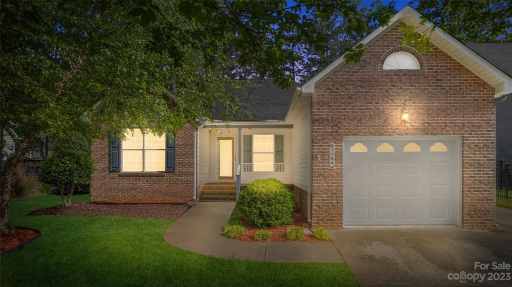 1104 White Water Circle