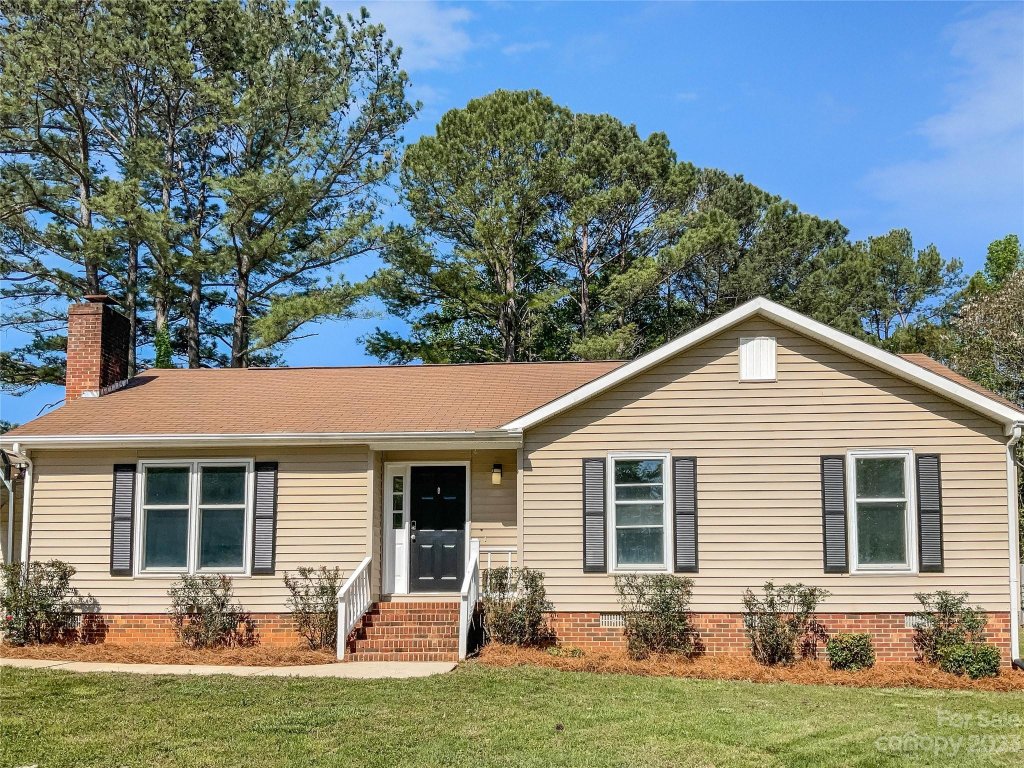2114 Lampglow Court