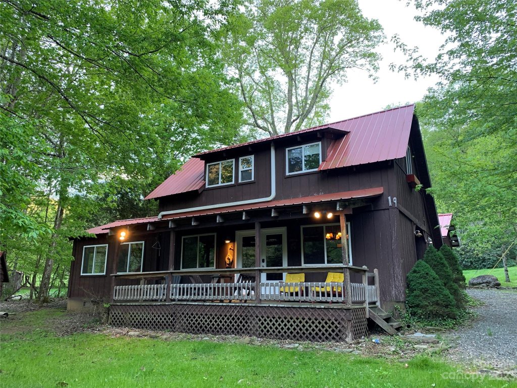 19 Hill Crest Lane