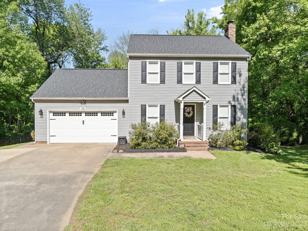 725 Amherst Court