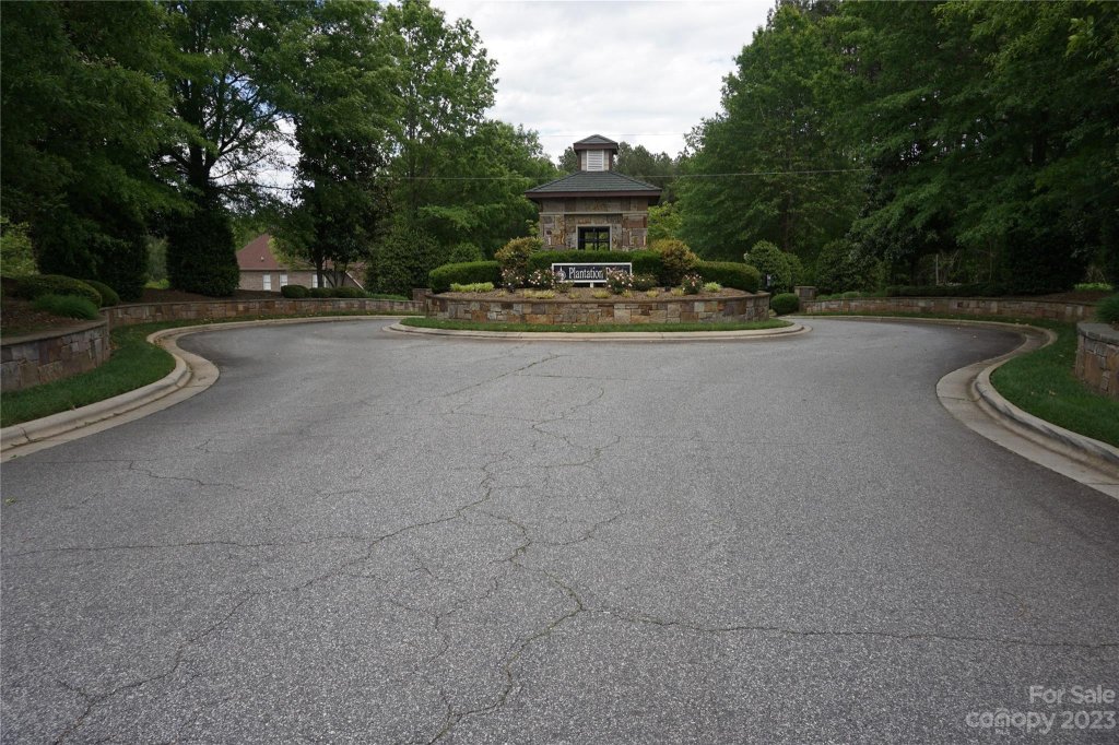 6088 Plantation Pointe Drive