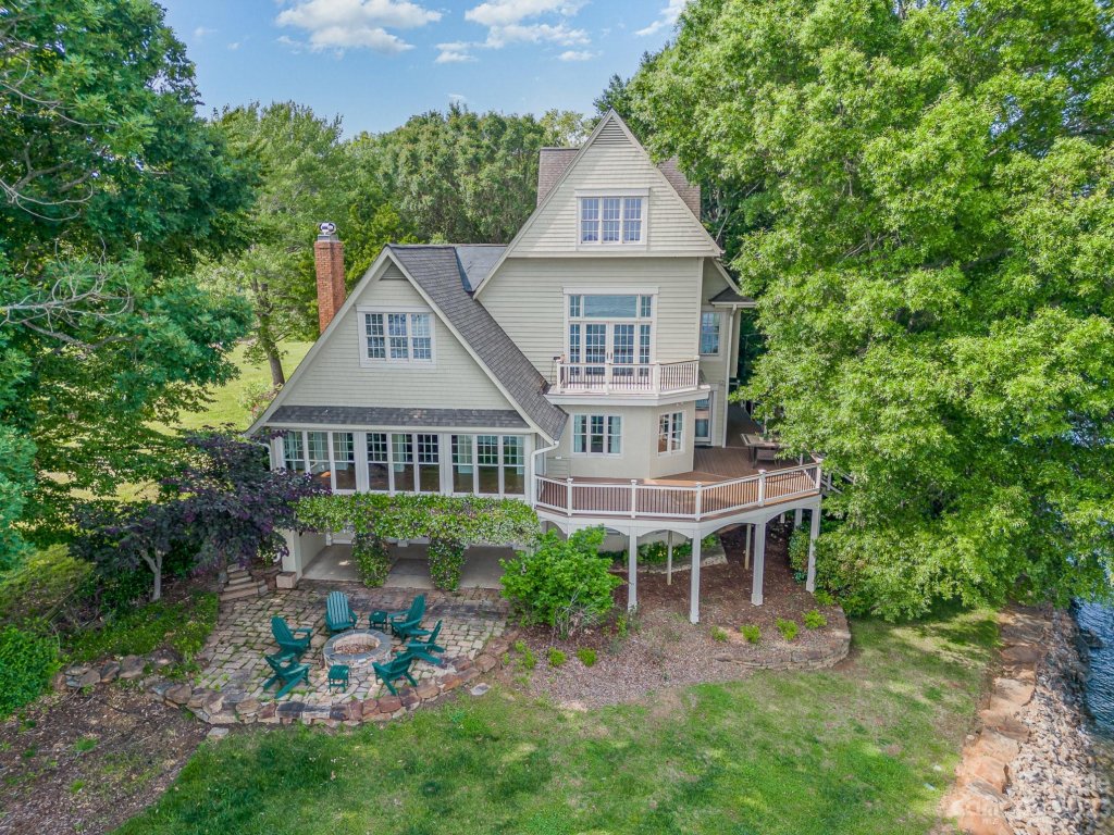 135 Winston Way Lane