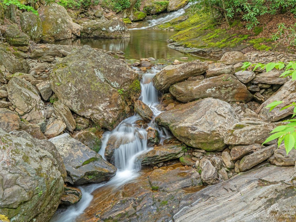 369 Ogles Gap Road