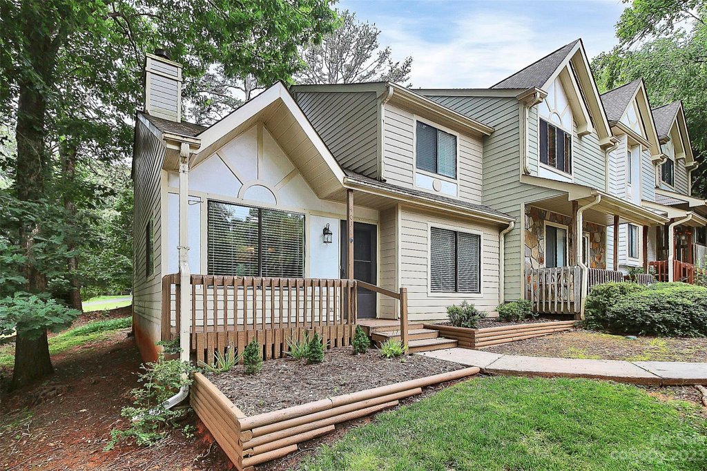 4037 N Course Drive