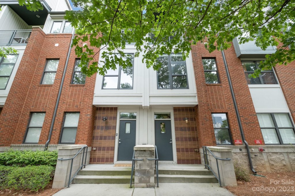 506 N Mcdowell Street