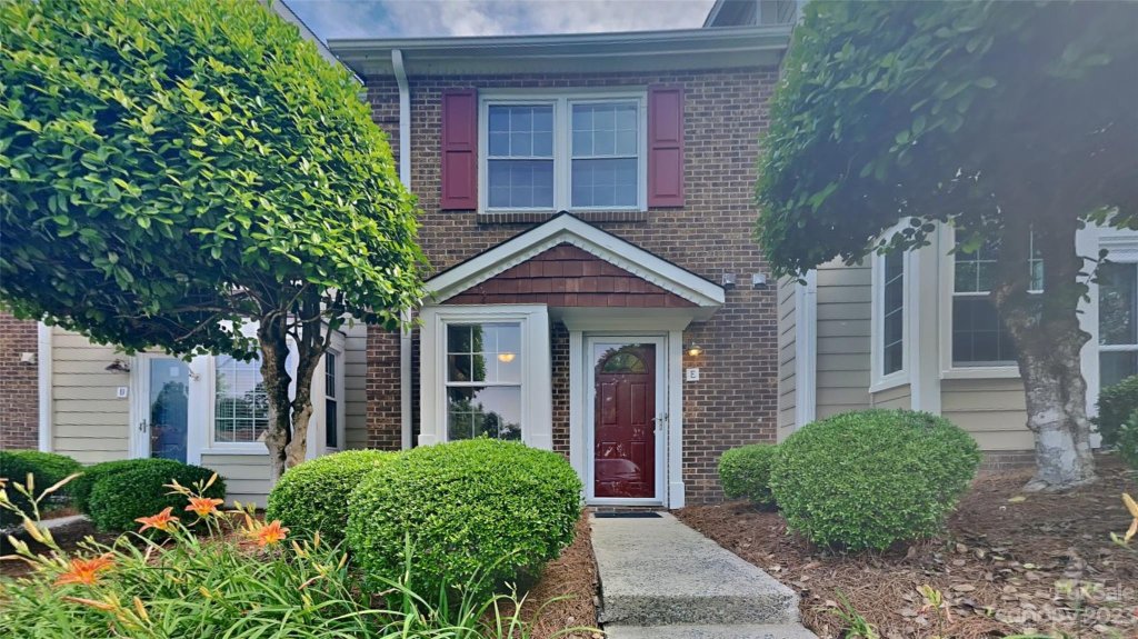 8225 Pineville Matthews Road E