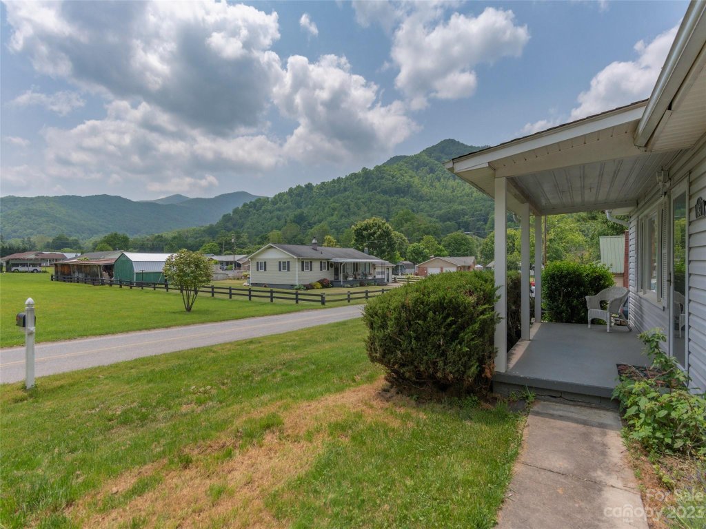 93 Valley View Circle