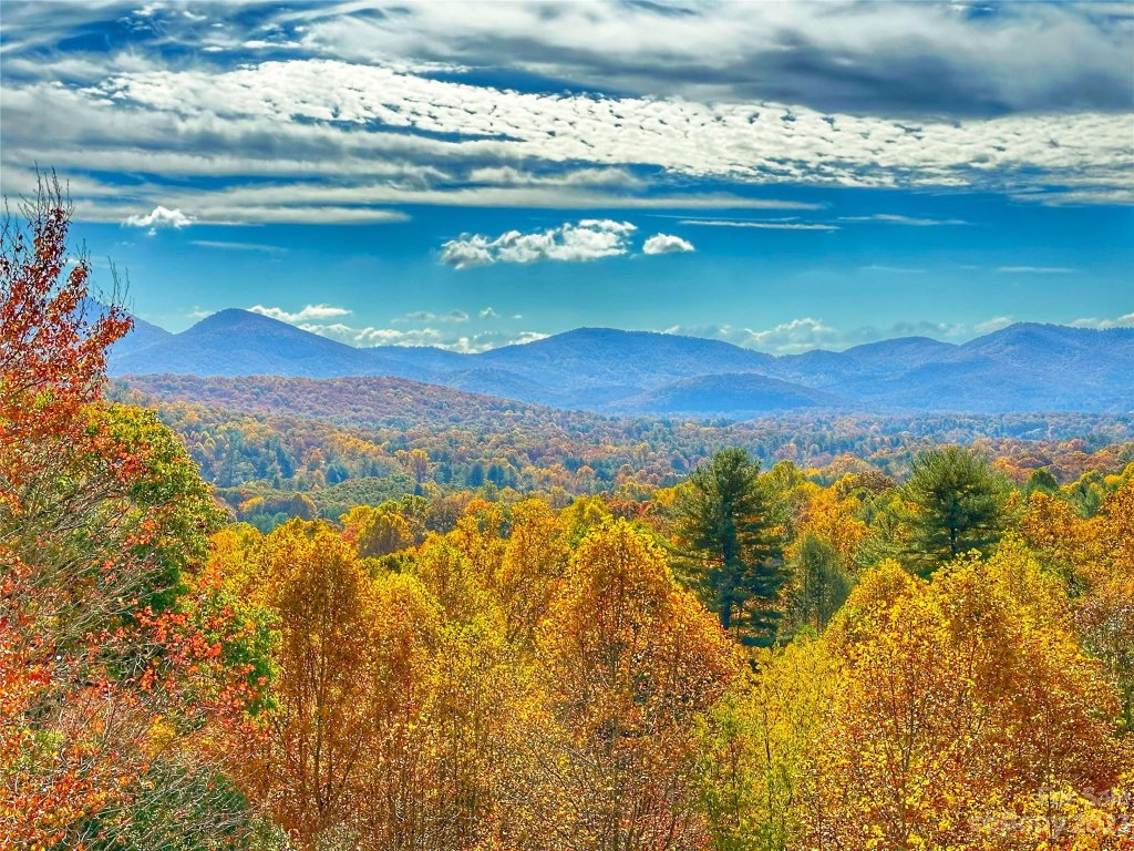 13 Silverstone Drive