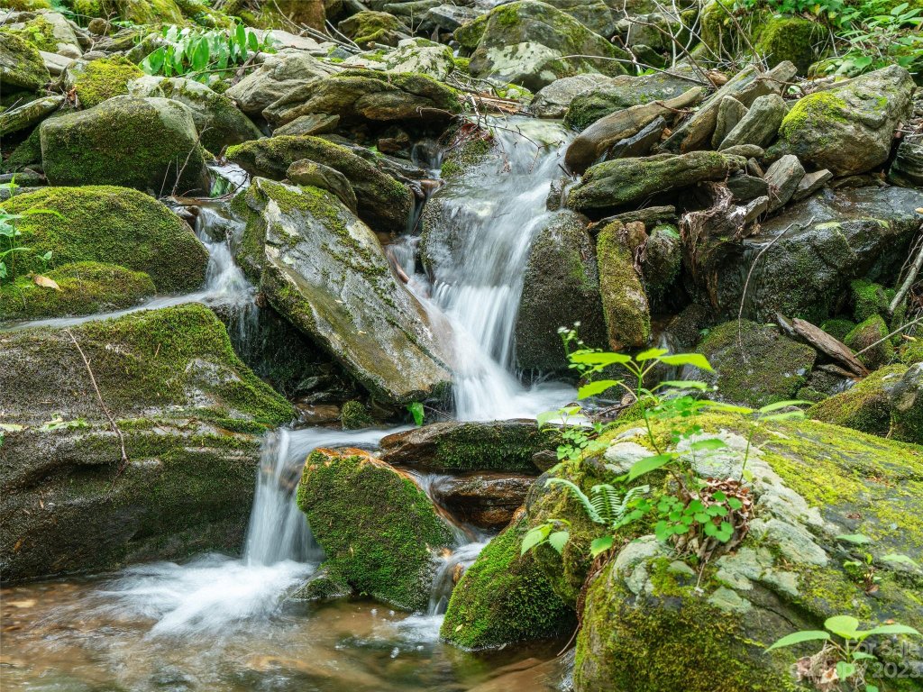 000 Ogles Gap Road