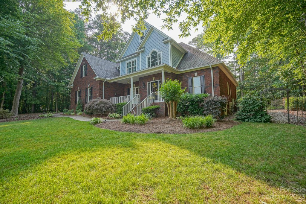 409 Laurel Valley Way