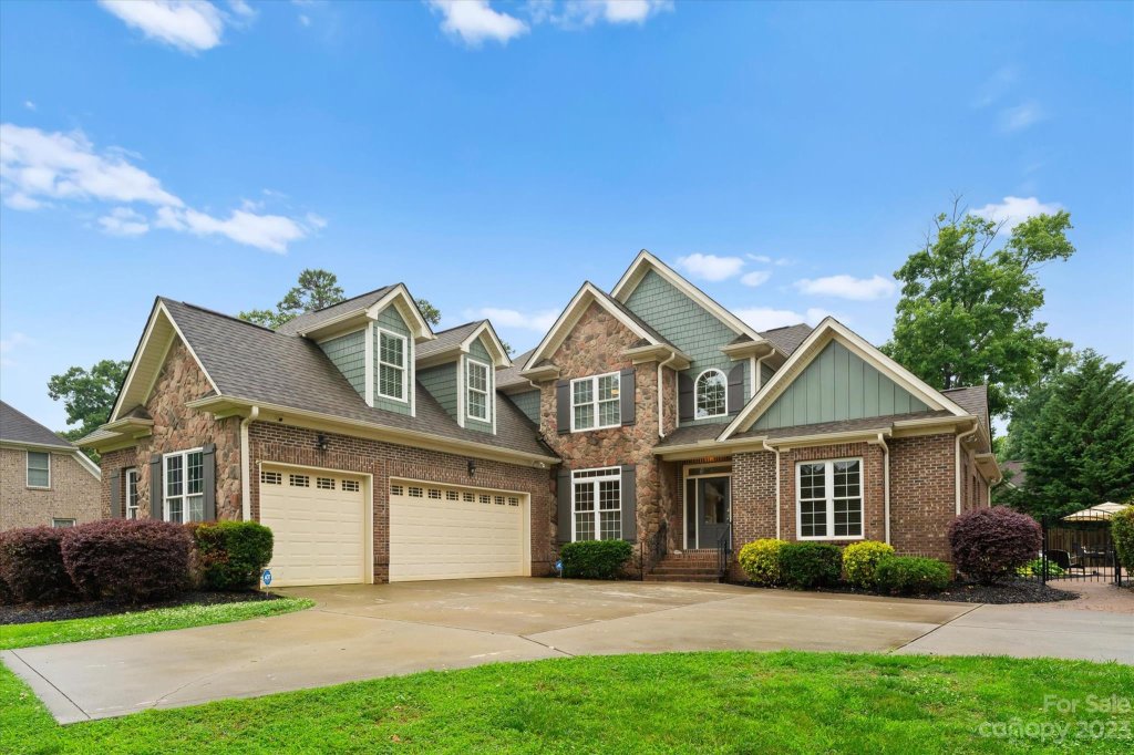 120 Woodstream Circle