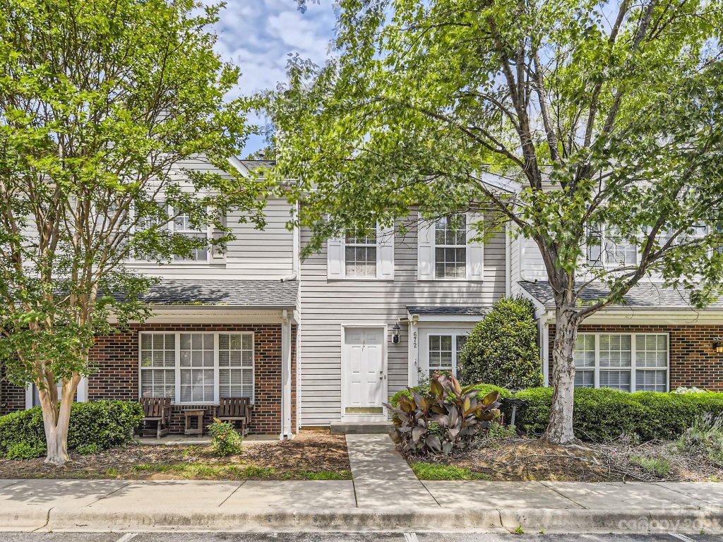 672 Emerald Cove Drive