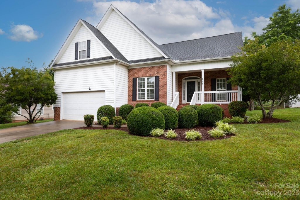 816 Savannah Place Drive