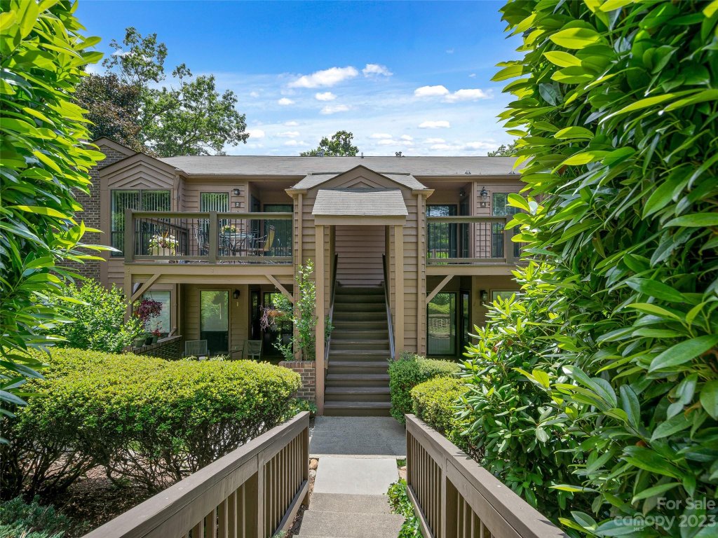 4 Ravencroft Lane