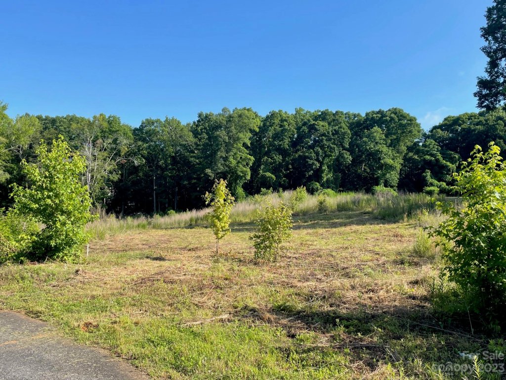 512 Lake Breeze Lane