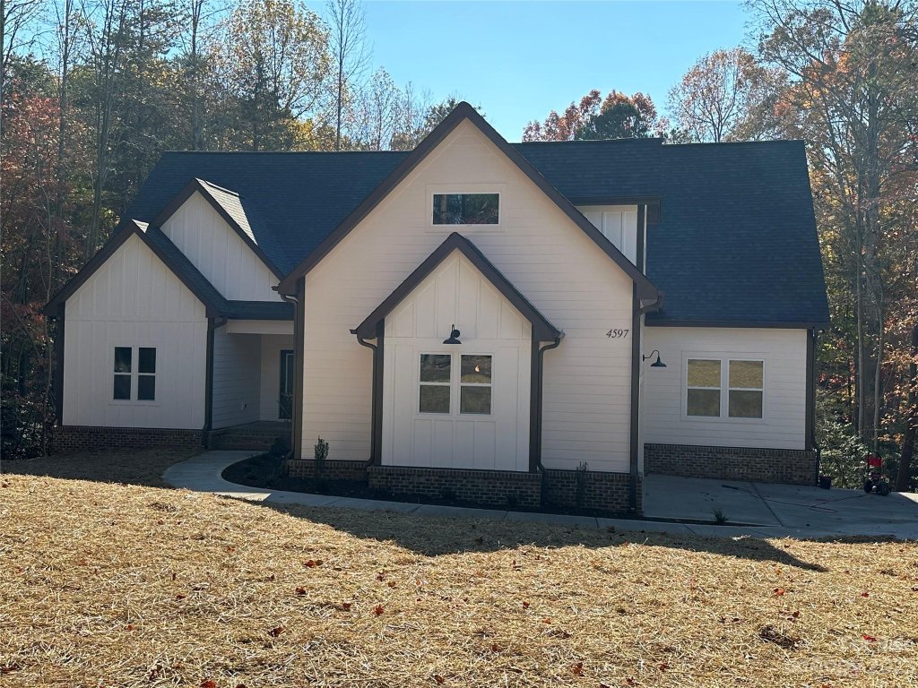 4597 Trails End Road