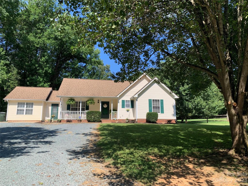 3516 Sassafras Trail