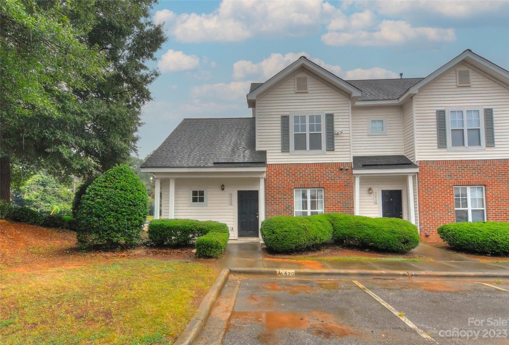 6420 Mallard View Lane