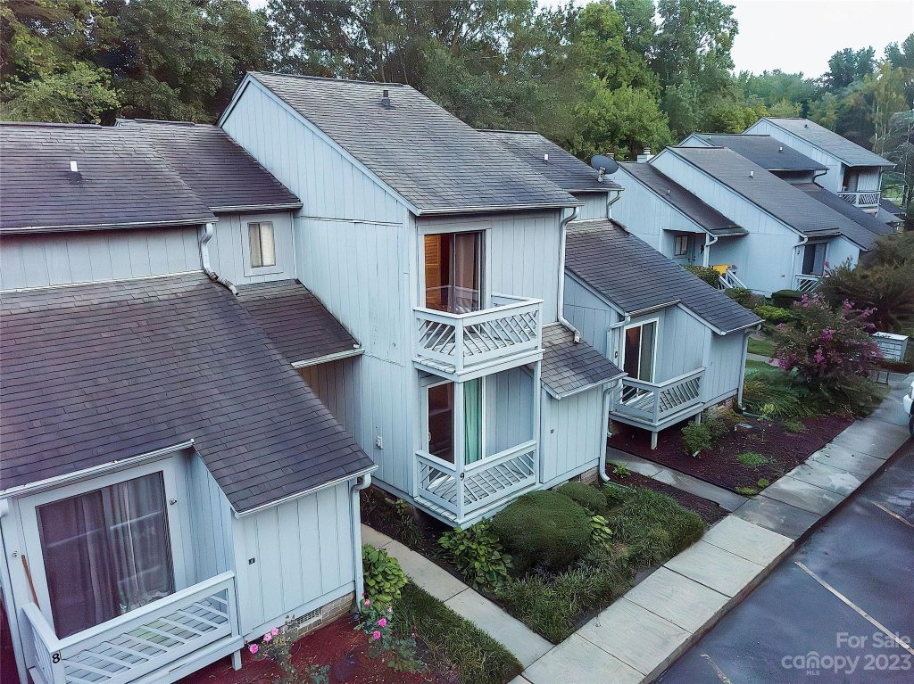 100 Willow Run Drive 9