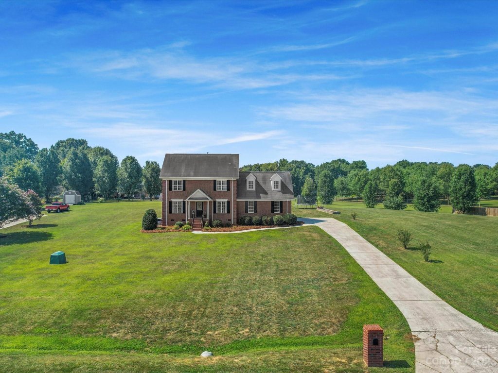 6734 Edwards Farm Lane