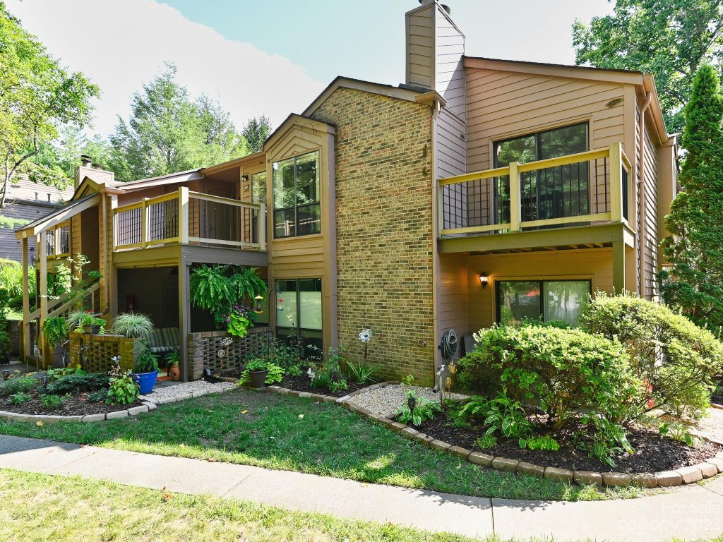 52 Ravencroft Lane