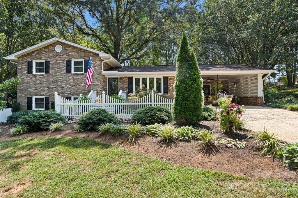 3319 Tamworth Lane