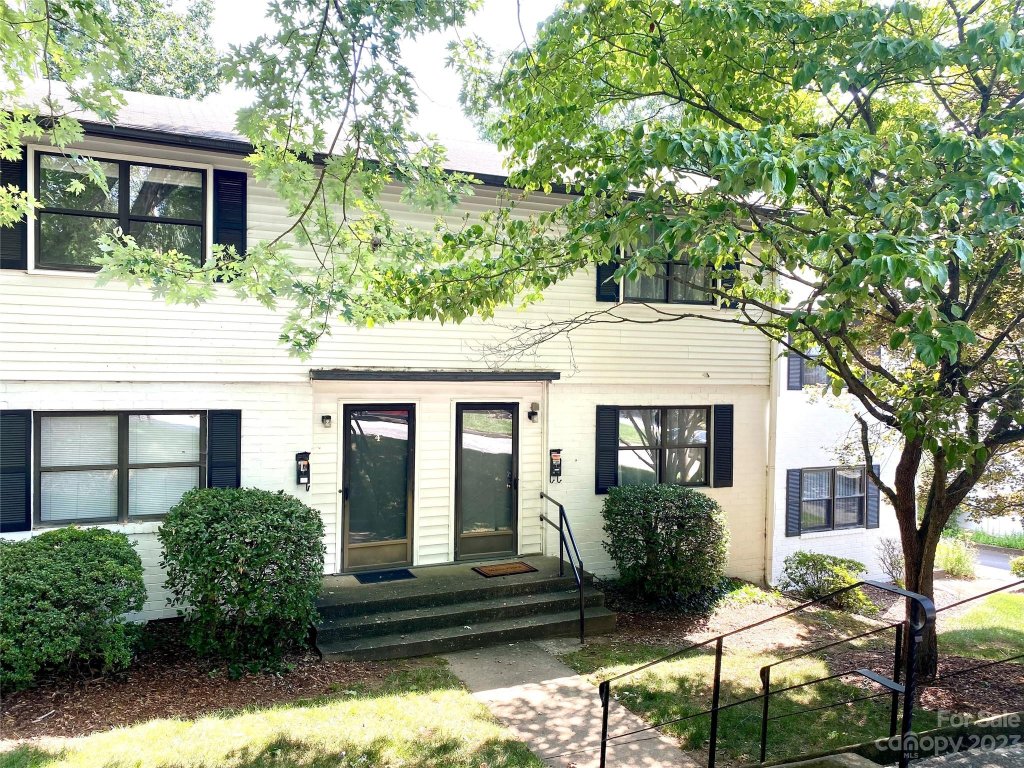 615 Biltmore Avenue Q5