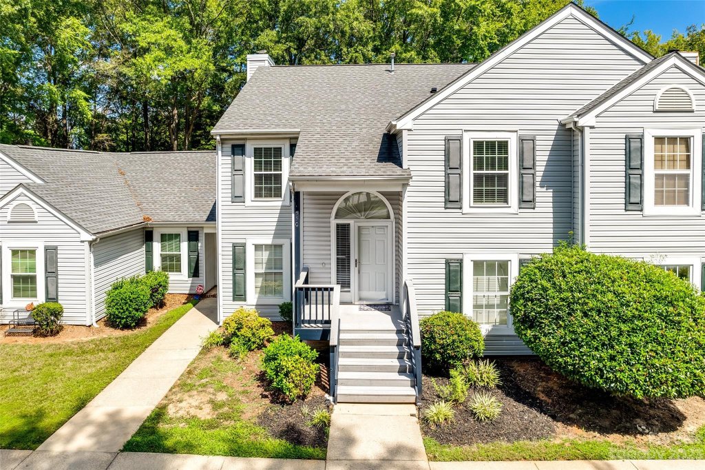 1550 Hunt Club Court