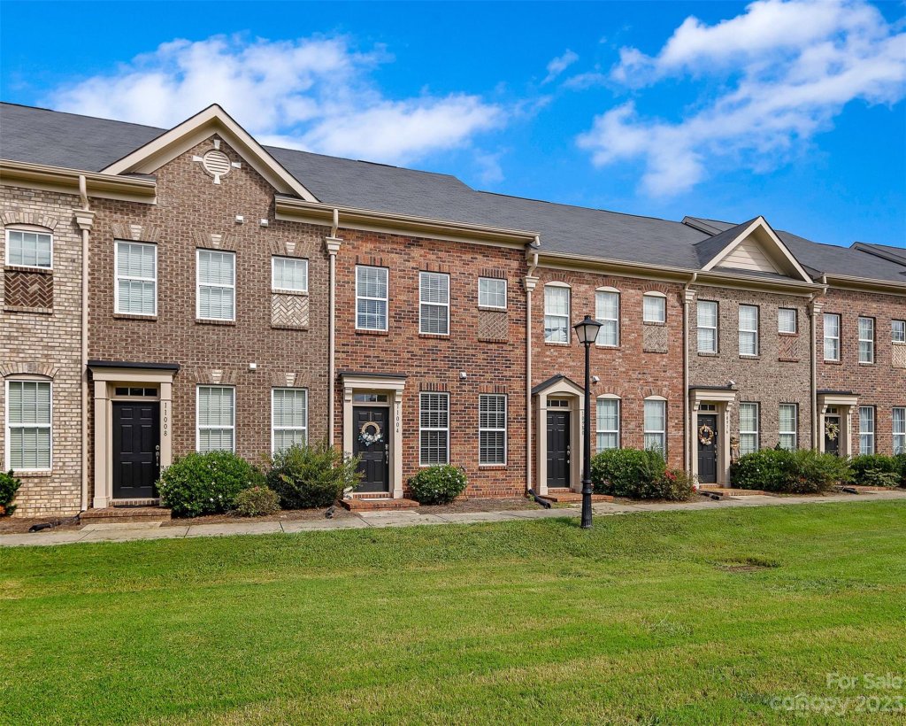 11004 Cedar Walk Lane