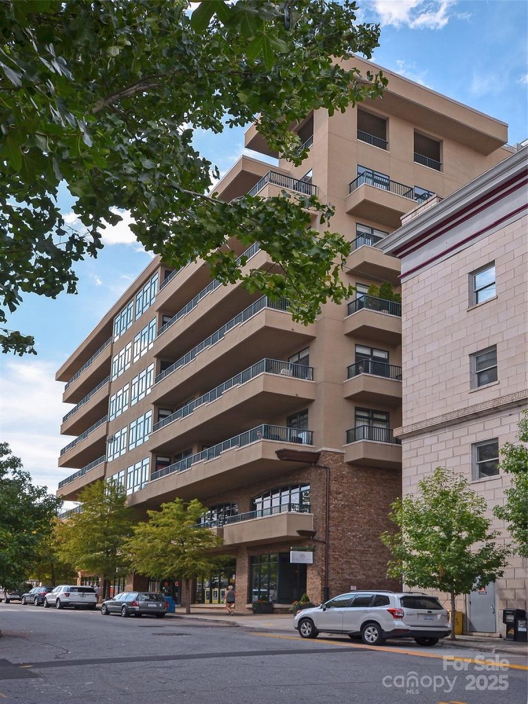 21 Battery Park Avenue 305