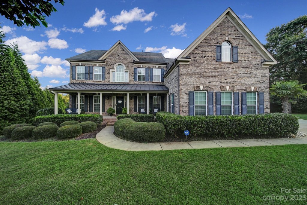 2025 Colchester Court