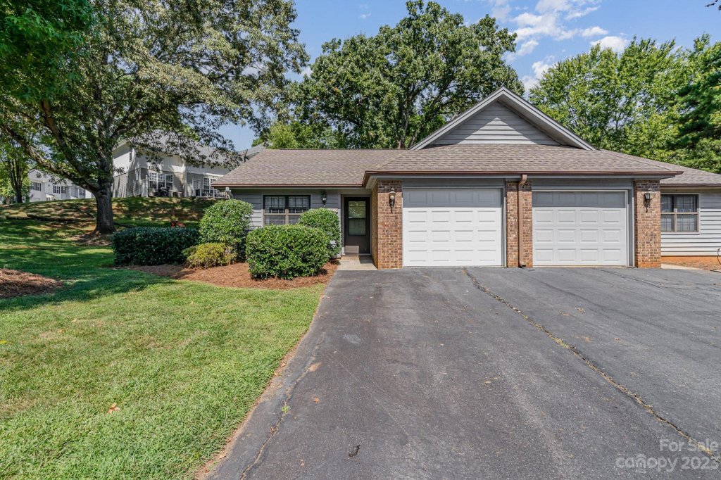 2607 Woodridge Drive