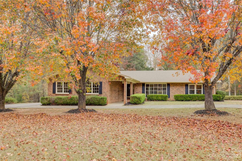 2999 Glenstone Drive