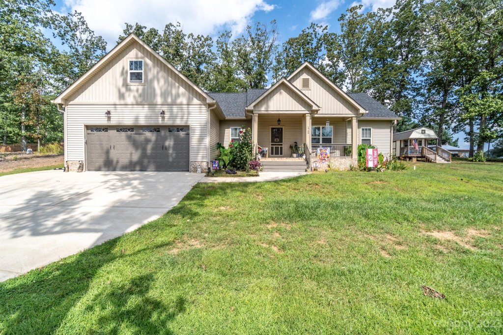 1739 Ivey Court