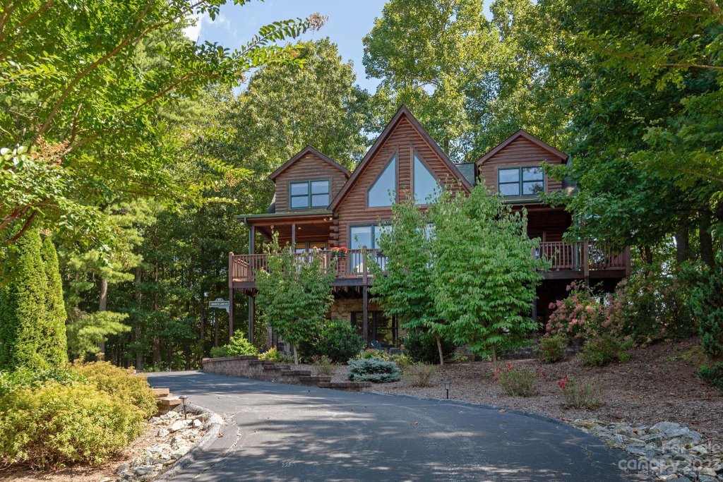 633 Whites Lake Boulevard