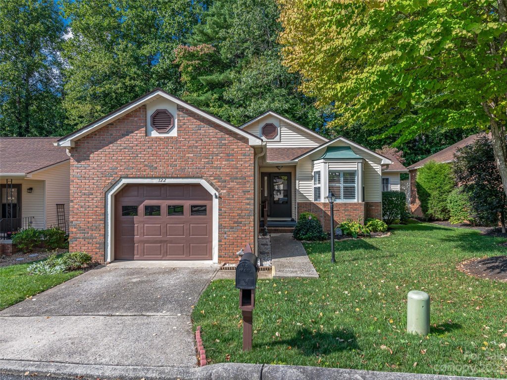 122 Exeter Court