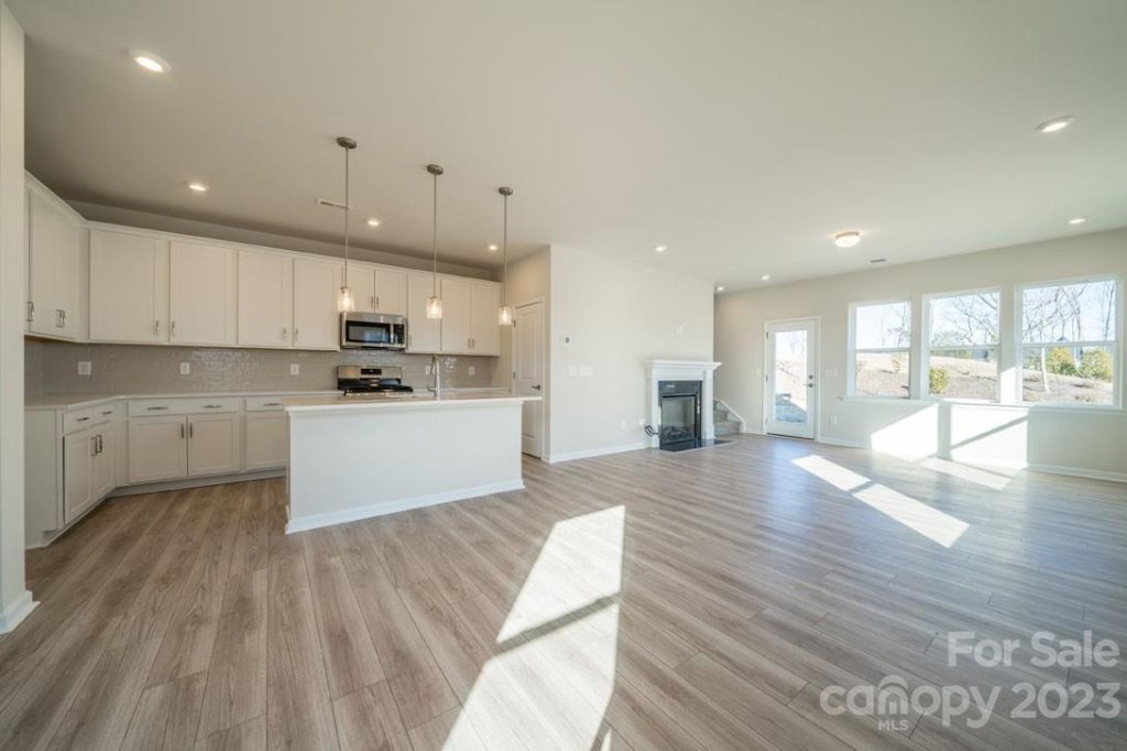 2039 Howell Creek Way