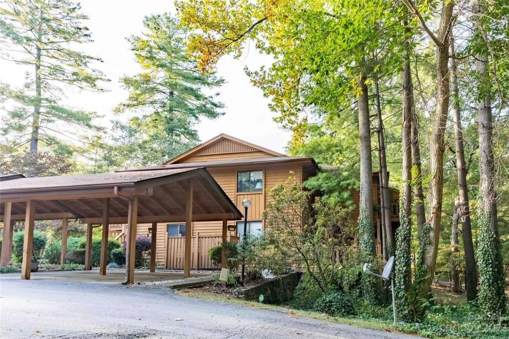 521 Courtwood Lane 3