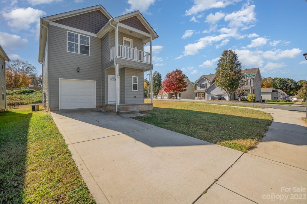 104 Lookout Point Place