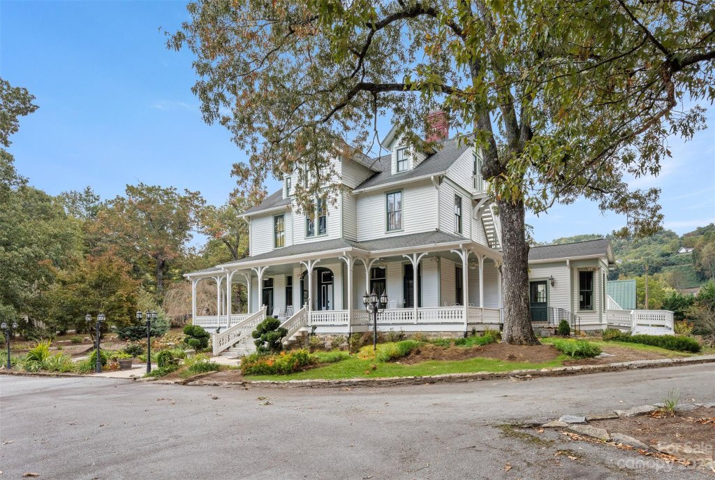 1109 White Pine Drive