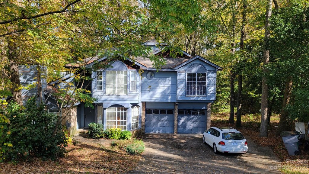 9112 Vicksburg Road