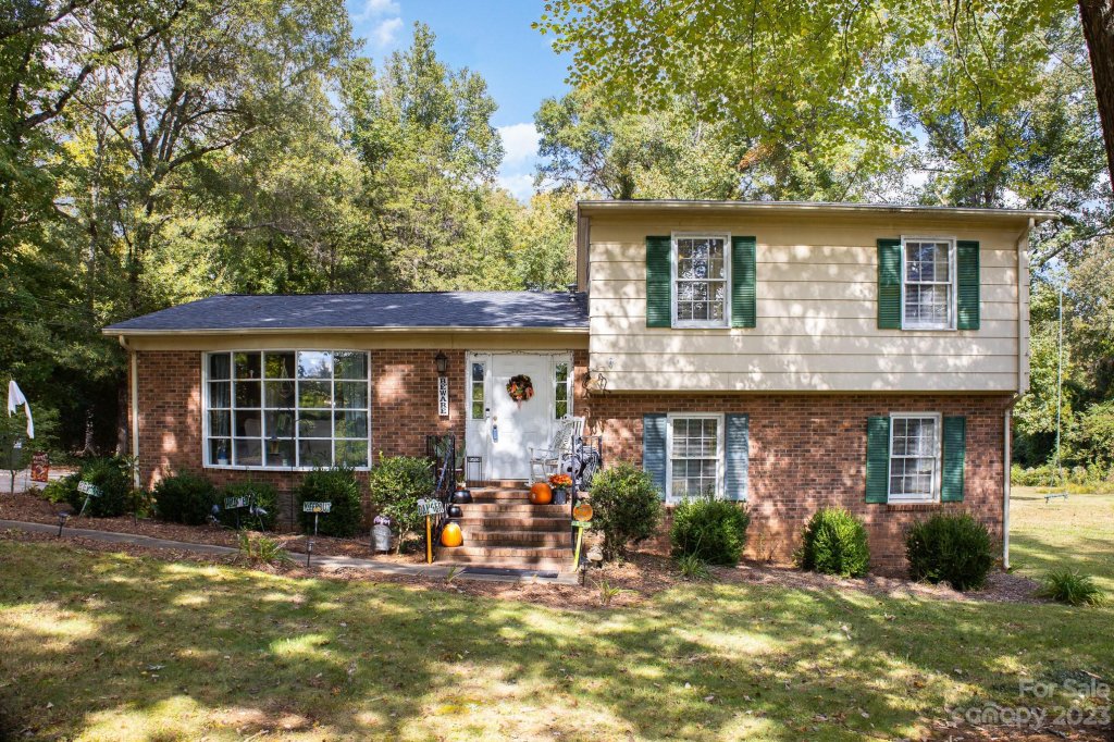 930 Oriole Drive